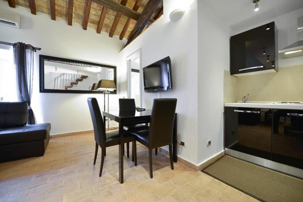 Ibernesi - Charming Apartment At The Roman Forums Zewnętrze zdjęcie