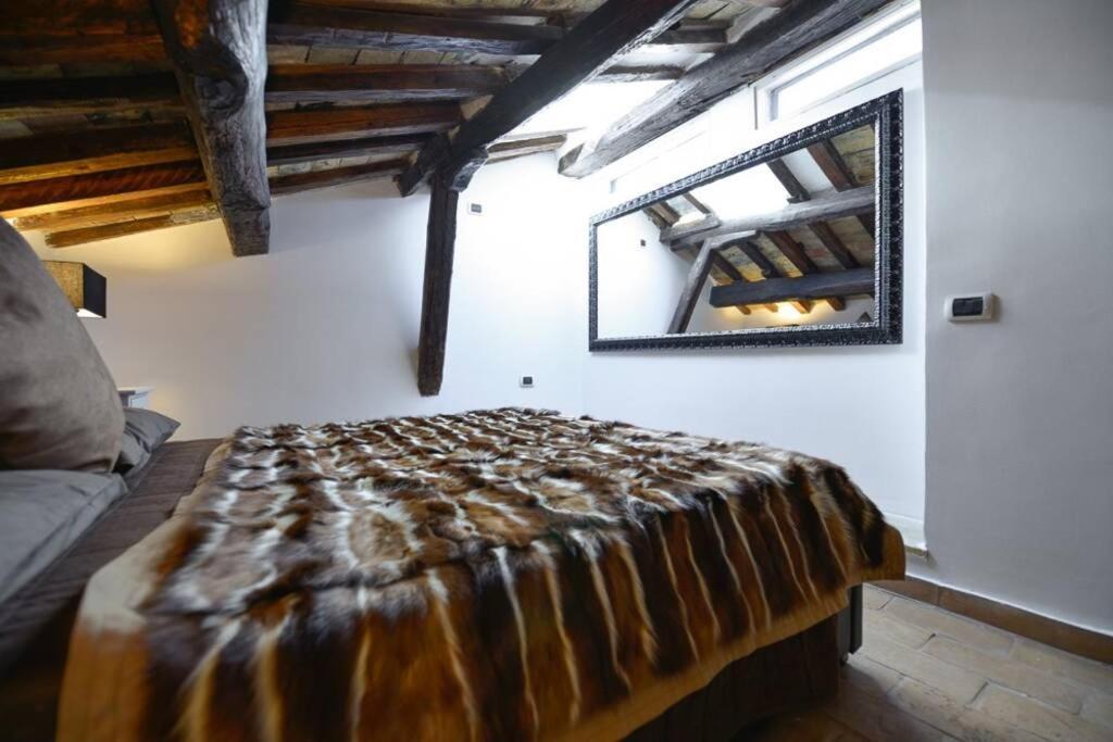Ibernesi - Charming Apartment At The Roman Forums Zewnętrze zdjęcie